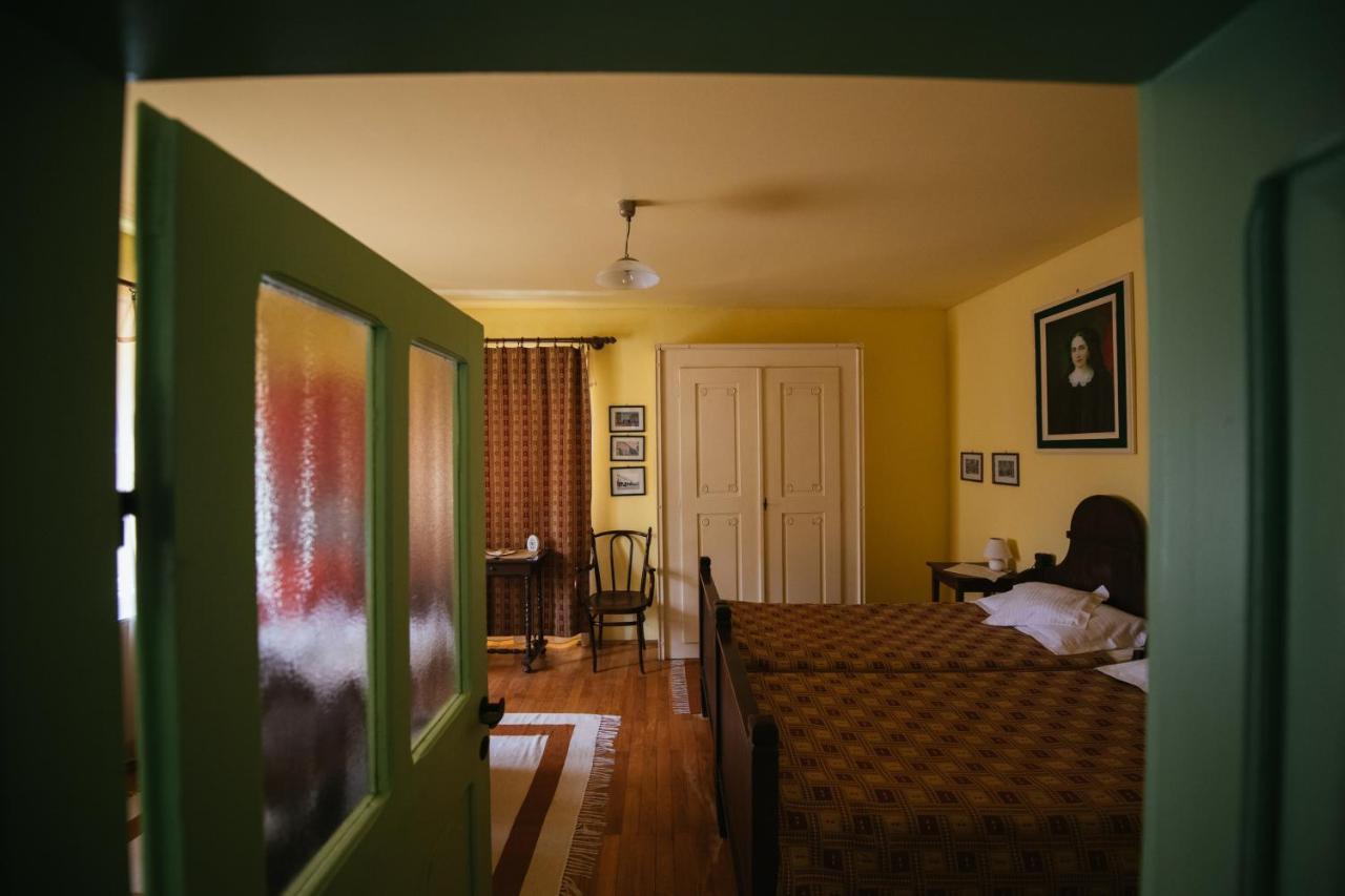 Voeroes Guest House Tirgu Secuiesc Exterior photo