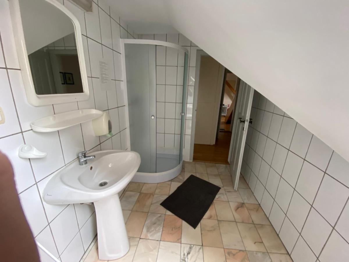 Voeroes Guest House Tirgu Secuiesc Exterior photo
